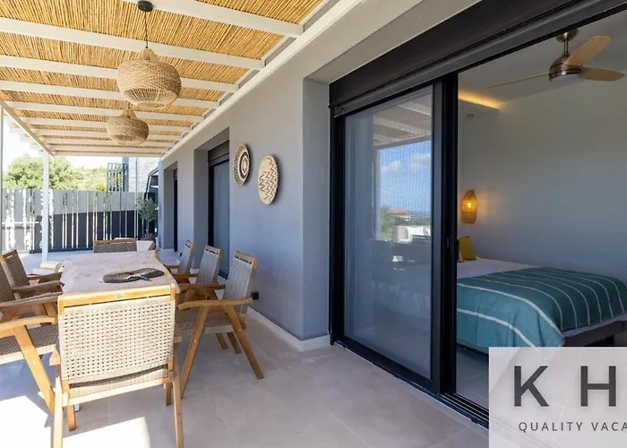 Villa Peristeri In Lourdata Village! *