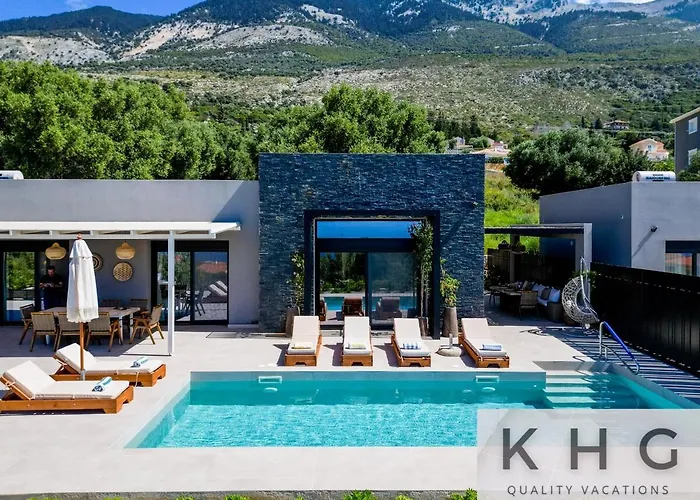 Peristeri In Lourdata Village! Villa