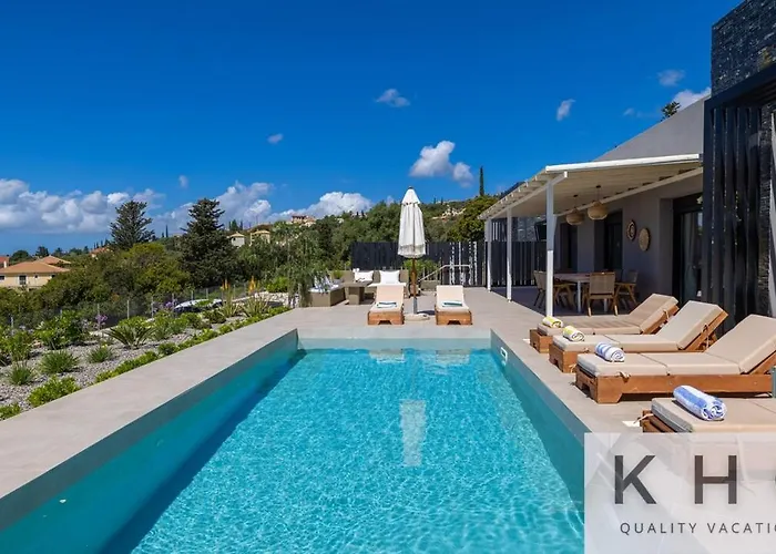 Villa Peristeri In Lourdata Village! Lourdata (Kefalonia)