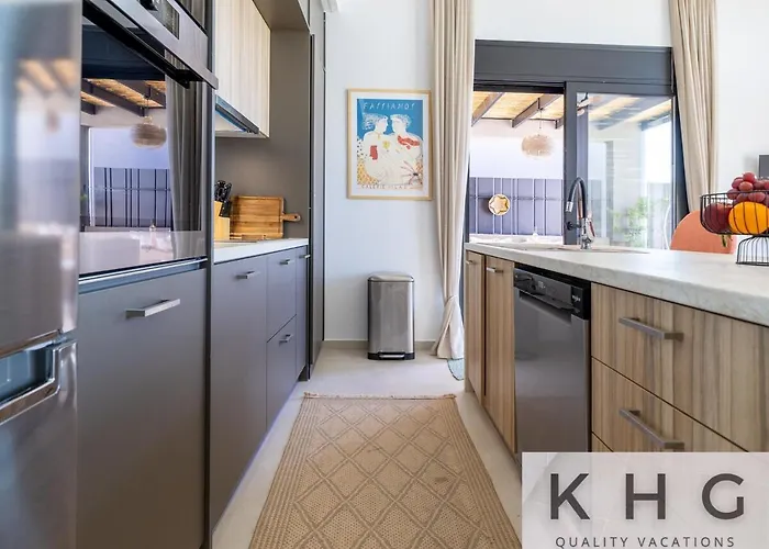 Peristeri In Lourdata Village! Lourdata (Kefalonia)