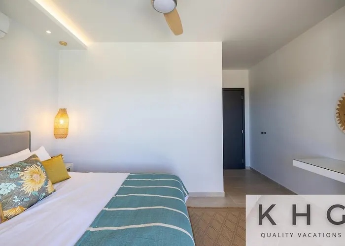 Villa Peristeri In Lourdata Village!